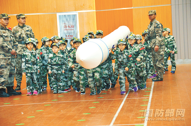 河南省全民国防教育中心幼儿国防教育成果展在