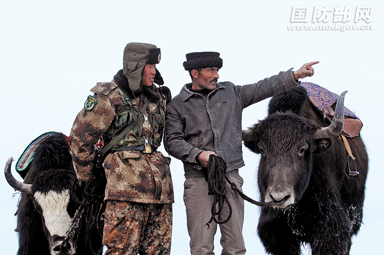 永远的"帕米尔雄鹰":塔吉克族护边员拉齐尼·巴依卡