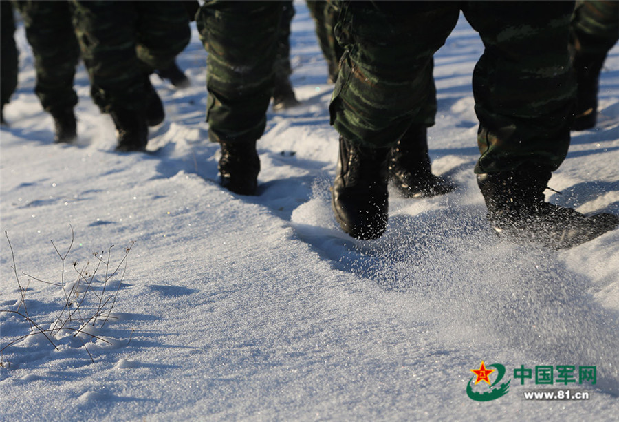 破冰碾雪！ 30℃万里边疆 武警官兵练兵忙 中华人民共和国国防部 3819