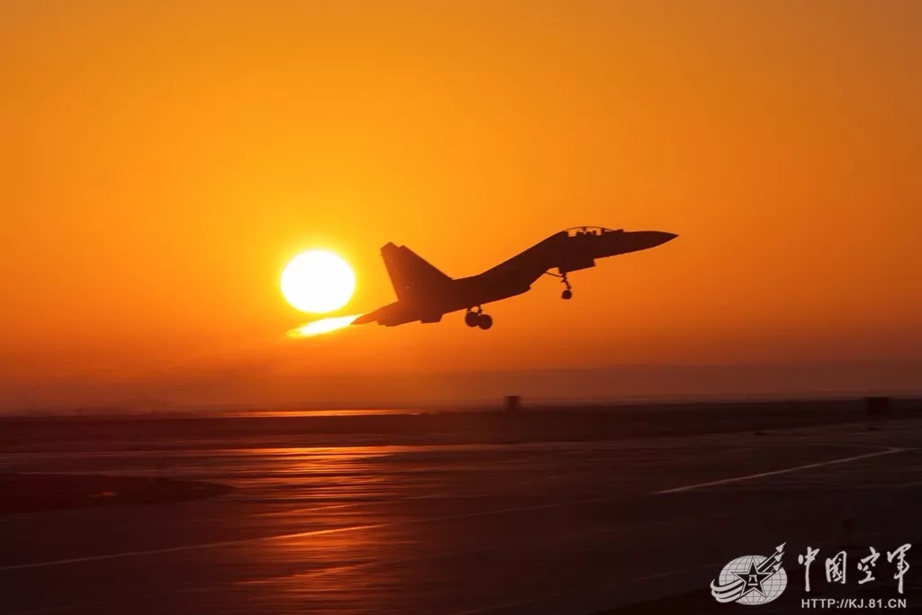 新乡航空液压油供应_杉山润滑油_无灰耐磨_铲车_高润滑_半合成