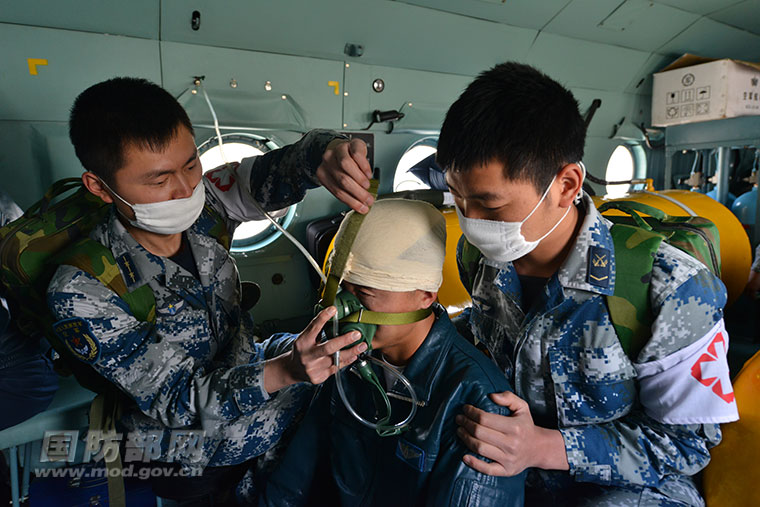 西部战区空军运输机某团搜救演练在拉萨河谷展开