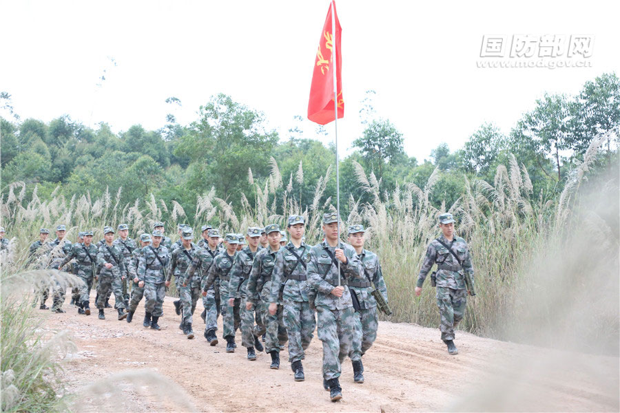 陆军某训练基地召开2019年度预选士官学兵开训动员大会